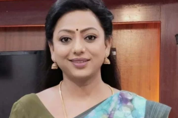 புடவையில் சாதுவாக இருக்கும் பாக்கியாவா இது? மாடர்ன் உடையில் கலக்கல் ஹேர்ஸடைல பாருங்க