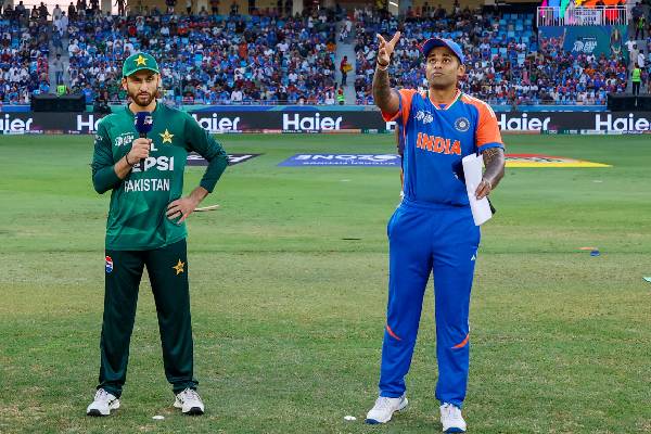 இந்தியா - பாகிஸ்தான் போட்டி நடைபெறுவதில் புதிய சிக்கல்; சோகத்தில் ரசிகர்கள் | Rain Possibility In Colombo India Vs Pakistan T20 இந்தியா - பாகிஸ்தான் போட்டி நடைபெறுவதில் புதிய சிக்கல்; சோகத்தில் ரசிகர்கள் | Rain Possibility In Colombo India Vs Pakistan T20