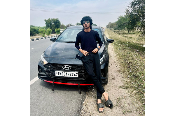 முதலில் கையில் காயம், இப்போது கார் விபத்து என சிக்கிய குக் வித் கோமாளி பிரபலம்- யார் தெரியுமா? | Cook With Comali Shakthi Met Accident