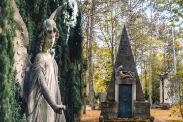 அன்பிற்குரியவர்களின் அஸ்தியை சுவிட்சர்லாந்துக்கு அனுப்பும் ஜேர்மானியர்கள்: எதற்காக தெரியுமா?