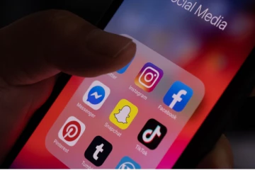 சமூக வலைத்தள கணக்குகளை ஆய்வு செய்ய அதிகாரிகளுக்கு அதிகாரம் - புதிய வருமான வரி மசோதா