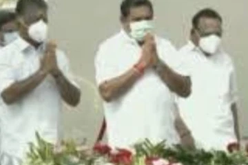 ஜெயலலிதா நினைவிடம் திறப்பு: நீண்ட வரிசையில் காத்திருக்கும் தொண்டர்கள்