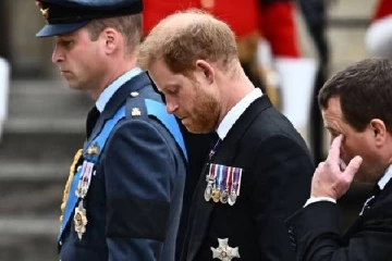 16 மொழிகளில் இளவரசர் ஹரியின் நினைவுக் குறிப்புகள்: ராஜகுடும்பத்து உறுப்பினர்களை சங்கடப்படுத்தும்