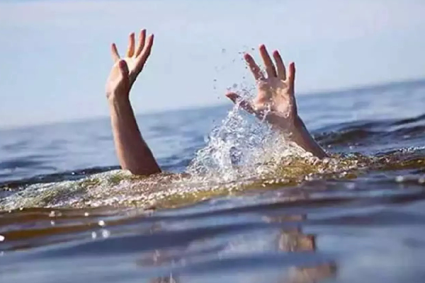 யாழில் காவலுக்கு சென்ற இளைஞர் கடலில் மூழ்கி பலி | Young Man Who Went To Jaffna Drowns In The Sea