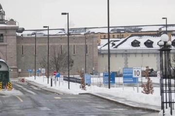 கனடாவில் தடுப்புக்காவலில் வைக்கப்பட்டிருந்த வெளிநாட்டவர் மர்மமான முறையில் உயிரிழப்பு: சிறைக்காவலர் மீது நடவடிக்கை