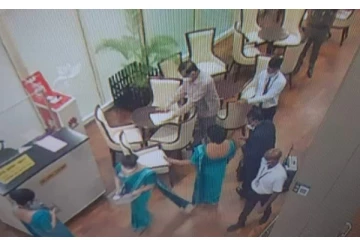 நாட்டை விட்டு வெளியேற  பசில் ராஜபக்ச மேற்கொண்ட முயற்சிகள்!வெளிச்சத்துக்கு வந்துள்ள விபரங்கள்