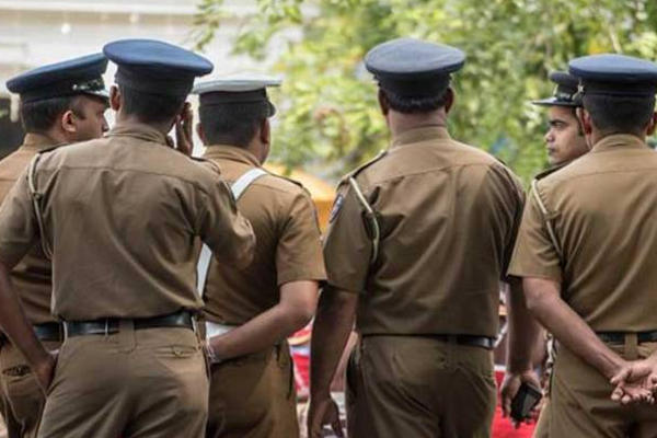 இலங்கையில் பெண்ணின் கழுத்திலிருந்து தங்க நகையை திருடிச் சென்ற நபருக்கு நேர்ந்த அதிர்ச்சி! | Thief Dies Stealing Gold Jewelry Woman Panadura
