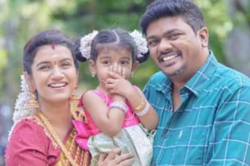 கர்ப்பமாக இருக்கும் சீரியல் நடிகை ஸ்ரீதேவியின் அழகிய புகைப்படங்கள்