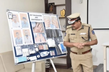 இலங்கையில் கைரேகை மாற்று சத்திர சிகிச்சை: நால்வர் கைது