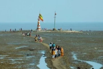 ஒருநாளைக்கு ஒருமுறை மட்டும் கண்ணுக்கு தெரியும் சிவன்!... கடலுக்கு அடியில் ஒர் அற்புதம்