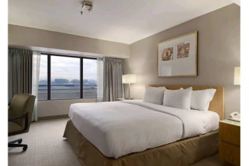 கொழும்பு நட்சத்திர ஹொட்டலில் மனைவியிடம் வசமாக சிக்கிய இளம் அமைச்சர்