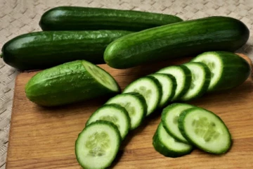 ஆரோக்கியத்தை அள்ளித்தரும் வெள்ளரிக்காய்... எந்த உணவுடன் சாப்பிடக்கூடாது?