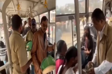 பெண்களுக்கு இலவச பேருந்து பயணம் - பிச்சை எடுத்து ஆட்டோ ஓட்டுநர்கள் நூதன போராட்டம்!