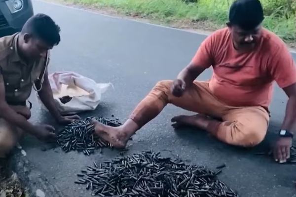 இலங்கையில் வாவிக்குள் குவிந்து கிடக்கும் தோட்டாக்கள்! தோண்ட தோண்ட பொலிஸாருக்கு காத்திருந்த அதிர்ச்சி | Huge Quantity Of Bullets Recovered In Ketala Vavi