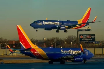 நடுவானில் பைலட் திடீர் மயக்கம்; பதறிய பயணிகள் - என்ன நடந்தது?