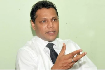 அரசியல் ரீதியில் மண்டியிட வேண்டிய நிலை ஏற்படும்; தயாசிறி ஜயசேகர!