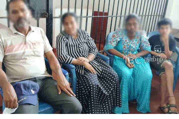இந்திய அகதி முகாமில் இருந்து தயாகம் திரும்பிய குடும்பம் | Tamil Family Returns From Indian Refugee Camp