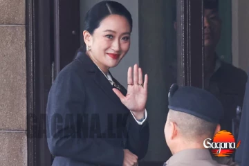 තායිලන්ත අගමැතිනියව ධූරයෙන් නෙරපයි