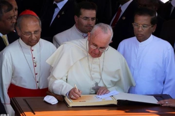 கர்தினாலுக்கு கிடைத்த பெருந்தொகை பணம் தொடர்பில் கேள்வியெழுப்பிய மைத்திரி