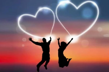 இன்டர்நெட்டில் மலர்ந்த காதல்…வீட்டை விட்டு வெளியேறிய பள்ளி மாணவிகள் - சிக்கியது எப்படி?