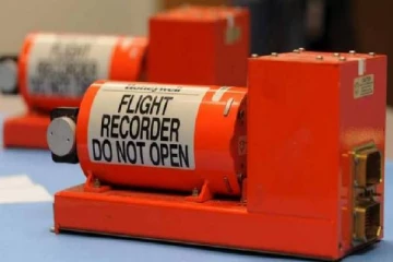 விமானம், ஹெலிகாப்டர் விபத்து ஏற்படும் போது கருப்பு பெட்டி தேடுவது ஏன்?