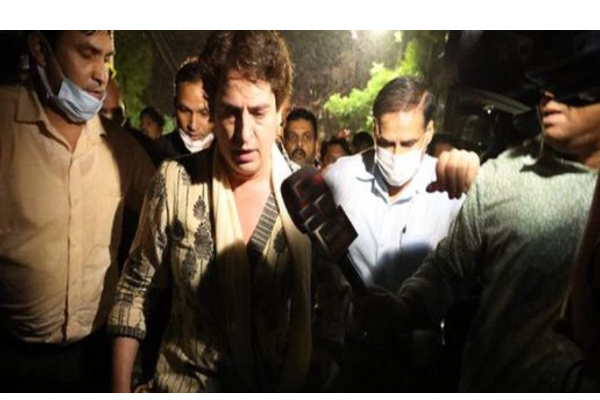 போராட்டத்தில் உயிரிழந்த விவசாயிகளின் குடும்பத்திற்கு ஆறுதல் கூற சென்ற பிரியங்கா காந்தி கைது - லக்கிம்பூரில் பெரும் பரபரப்பு | Politics Arrest Priyanka Gandhi