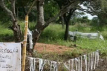 භූමිදානය කළ මළ සිරුරේ හිස කපා රැගෙන ගිහින්..!