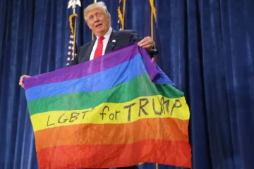 அமெரிக்காவில் மூன்றாம் பாலினத்திற்கு தடைபோட்ட டிரம்ப்!