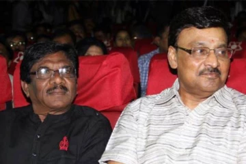 பாக்யராஜின் குருநாதர் பாரதிராஜா கிடையாதா? இவர் இல்லனா அவர் கிடையாது?