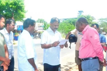 குளங்கள் ஆக்கிரமிக்கப்படுவது மிகப்பெரும் சுற்றுச் சூழல் பாதிப்பை ஏற்படுத்தும்: முன்னாள் எம்.பி சந்திரகுமார்