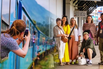 இலங்கைக்கு வருகைத்தந்த சுற்றிலாப்பயணிகளின் எண்ணிக்கையில் பாரிய வீழ்ச்சி