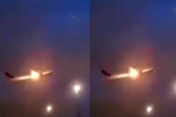 வானில் பறந்த விமானம்..சில நொடிகளில் வெடித்து சிதறிய என்ஜின் - பதைபதைக்கும் சம்பவம்!