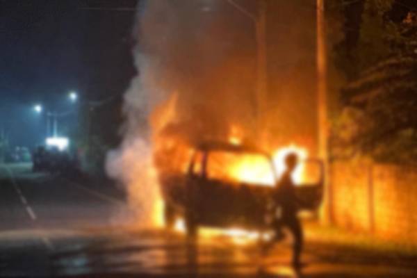 திடீரென பற்றியெரிந்த வாகனம் - கொழும்பில் நடந்த சம்பவம் | Fire Accident In Colombo