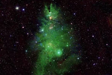‘Christmas Tree Cluster’ தோற்றத்தில் நட்சத்திரக்கூட்டம்: NASA வெளியிட்ட வியப்பூட்டும் புகைப்படம்