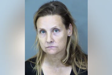 ஒரே துர்நாற்றம்.. இறந்துபோன 5 நாய்களின் உடலை பிரிட்ஜில் வைத்திருந்த பெண் - அதிர்ச்சி!