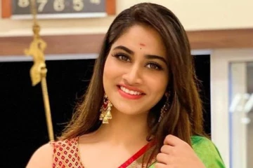 இறுக்கமான உடையில் போஸ் கொடுத்த ஷிவானி.. ரசிகர்களை கவர்ந்த புகைப்படம்