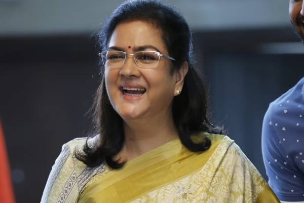 அடேங்கப்பா நடிகை ஊர்வசி மகளா இவர், நாயகி ரெடி... லேட்டஸ்ட் போட்டோ | Actress Urvashi Daughter Latest Photo Goes Viral