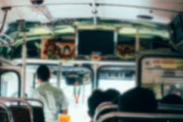 ஒரே பேருந்தில் பயணித்த 18 பெண்களுக்கு கொரோனா தொற்று