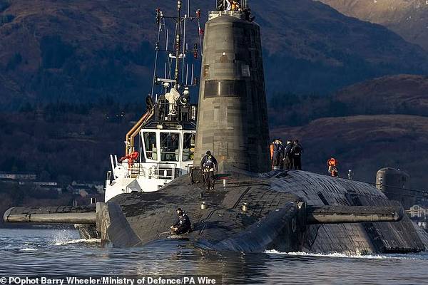 ட்ரம்பால் பல நாடுகள் மிரட்டப்படும் நிலையில்... குதிக்கும் ஆயுத உற்பத்தி நிறுவனப் பங்குகள் | Defence Stocks Have Soared