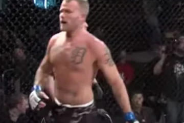 கல்கரி குத்துச்சண்டை வீரர் மீது மூன்று பெண்கள் புகார்