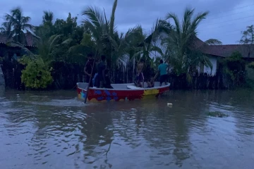 மன்னார் பிரதேச செயலாளர் பிரிவில் மழை வெள்ளத்தினால் 319 குடும்பங்கள் பாதிப்பு