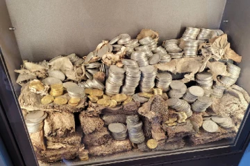 பிரான்ஸ் அருங்காட்சியகத்தில் களவுபோன தங்கம் மற்றும் வெள்ளி