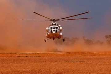 ஐக்கிய நாடுகள் ஹெலிகொப்டரை தாக்கி ஐவரை கடத்தி சென்ற கிளர்ச்சியாளர்கள்