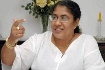 තලතා ගෙන් ආන්දෝලනාත්මක හෙළිදරව්වක්..සජිත්ව ප්‍රසිද්ධියේ විවේචනය කරයි(VIDEO)...