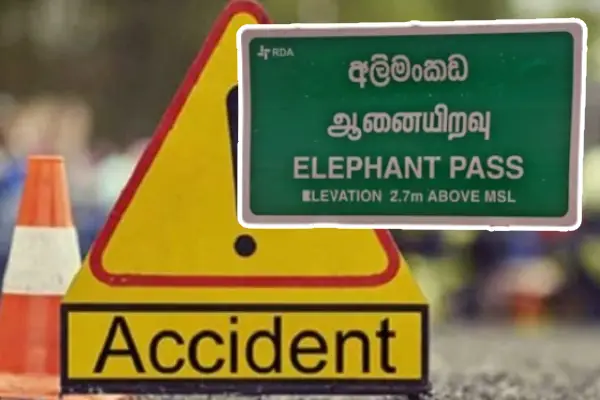 ஆனையிறவு பகுதியில் கோர விபத்து - ஒருவர் பலி - மூவர் காயம் | One Death In Road Accident