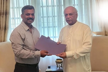 பிரதமரை சந்தித்தார் முன்னாள் எம்.பி சந்திரகுமார்