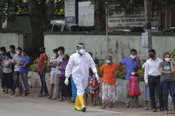 கோவிட் நிலைமை குறித்து திருப்பதி கொள்ள முடியாது!  - வைத்திய கலாநிதி ஹேமந்த ஹேரத்