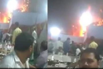 பத்தி எரியும் கல்யாண மண்டபத்தில் பந்தியில் ஒரு கட்டு கட்டும் நபர்!  தீ பிடிச்சா நமக்கென்ன? தீயாய் பரவும் காட்சி