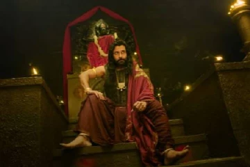 அனைவரும் ஆவலுடன் எதிர்ப்பார்த்த பொன்னியின் செல்வன் 2 பட டிரைலர்