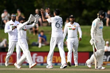 முதல் விக்கெட்டை கைப்பற்றிய இலங்கை! நியூசிலாந்து அணிக்கு 285 ஓட்டங்கள் இலக்கு